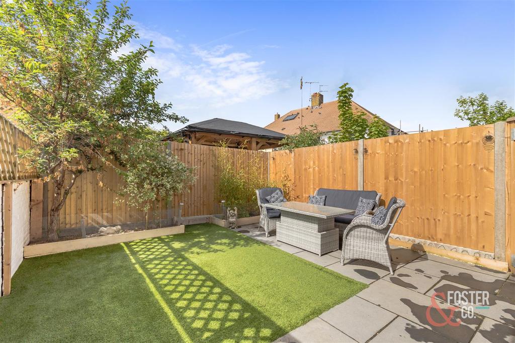 Beech Close, 4-11.JPG