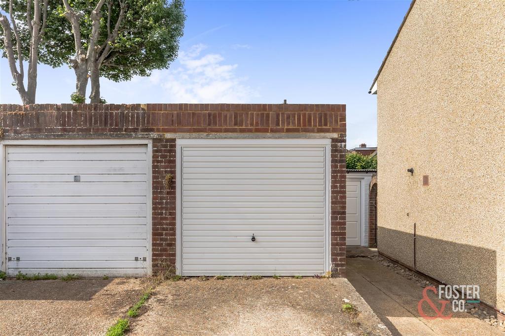 Beech Close, 4-13.JPG