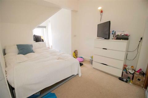 32 Athol Road, Manchester, M16 8QN