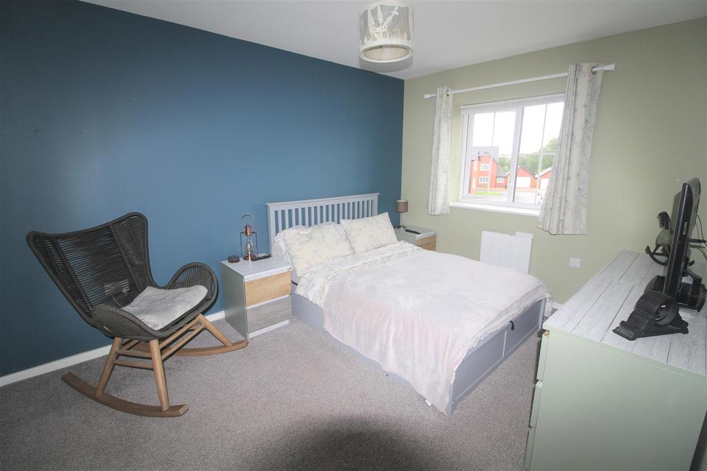 Bedroom 1.jpg