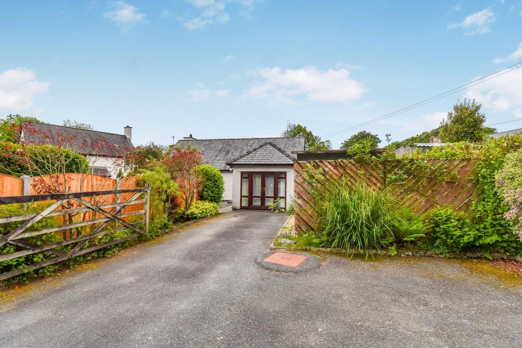 Pentrefelin, Criccieth 3 bed detached bungalow for sale £325,000