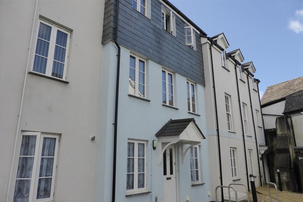 Crockwell Street, Bodmin, PL31 2 bed flat £650 pcm (£150 pw)