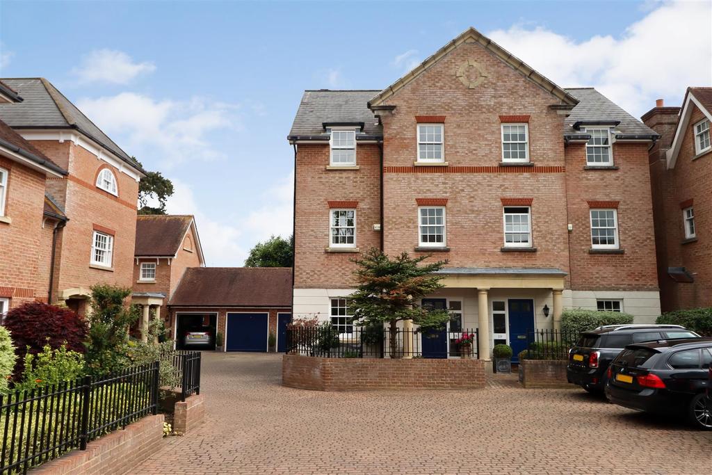 Springfield Park, Horsham 4 bed semidetached house £775,000