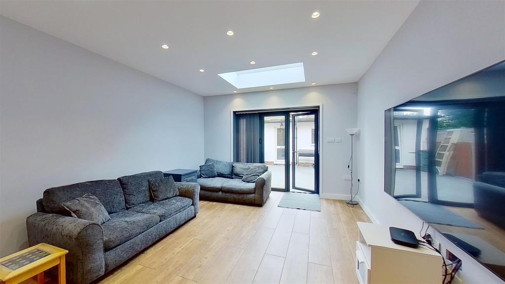 Denison Road, London 3 bed terraced house £2,850 pcm (£658 pw)