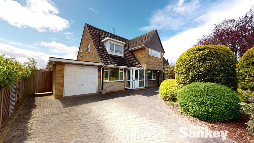 Dorchester Drive, Mansfield 3 bed detached house £370,000