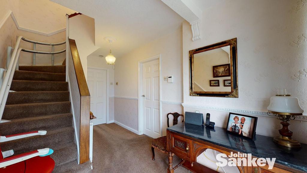 Dorchester Drive, Mansfield 3 bed detached house £370,000