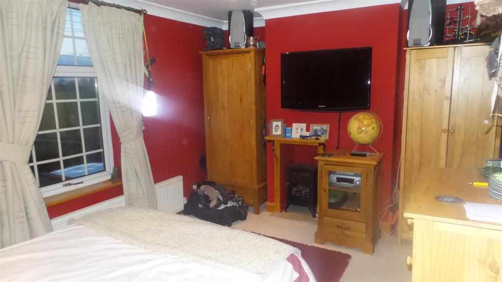 42 Carlow Road Bedroom 1,.jpg
