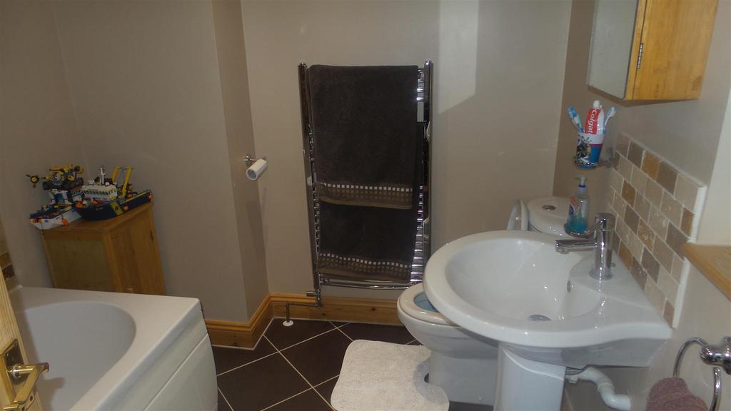 42 Carlow Road Bathroom..jpg