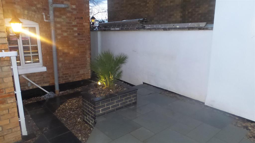 42 Carlow Road Garden..jpg