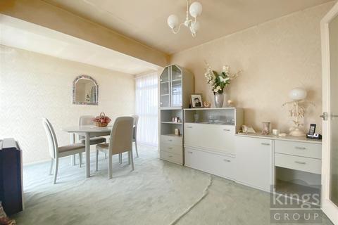 31 Chase Ridings, Enfield, EN2 7QF