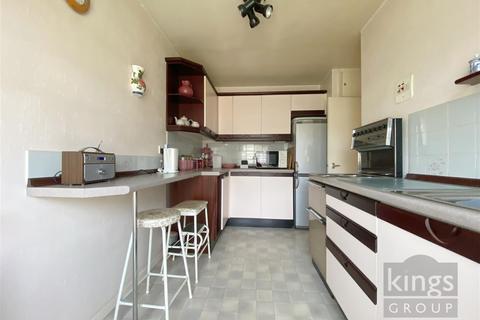 31 Chase Ridings, Enfield, EN2 7QF