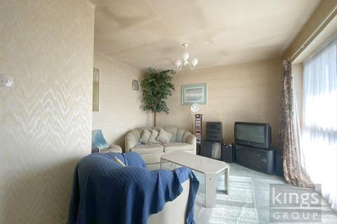 31 Chase Ridings, Enfield, EN2 7QF