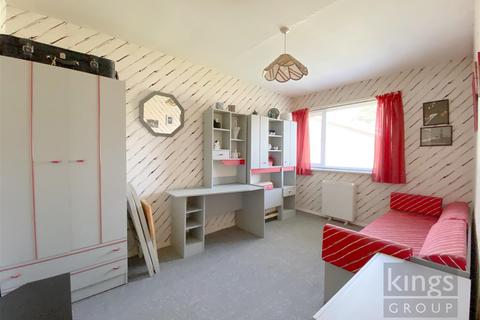 31 Chase Ridings, Enfield, EN2 7QF