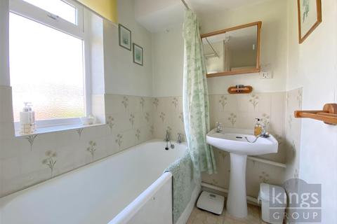 31 Chase Ridings, Enfield, EN2 7QF