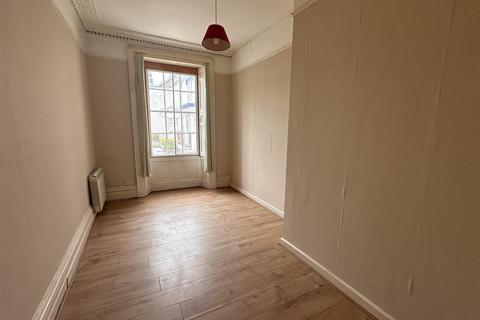 5 bedroom property for sale, Holyrood Street, Chard