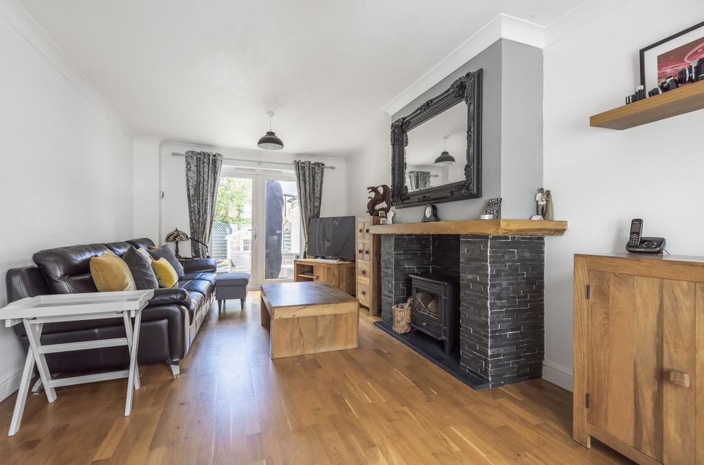 Pathfinder Way, Oakhurst, Swindon... 5 bed detached house £475,000