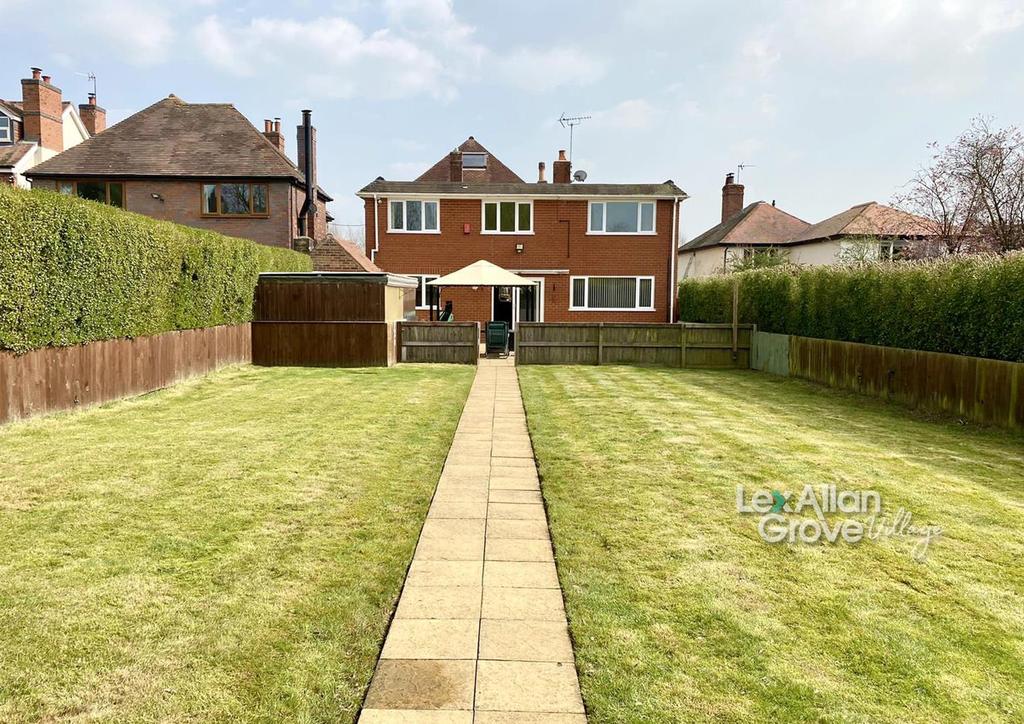 Holy Cross Lane, Belbroughton, Stourbridge 4 bed detached house £850,000