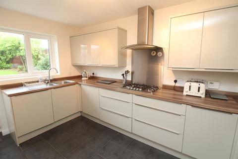 3 bedroom semi-detached house for sale - Monks Wood, North Shields