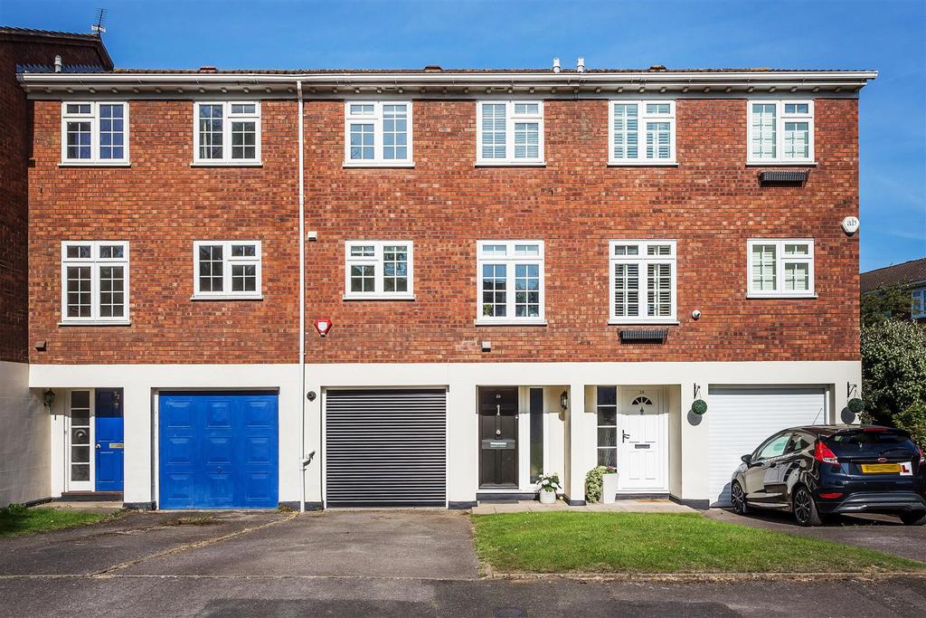 Hillcrest, Weybridge 3 bed townhouse £735,000