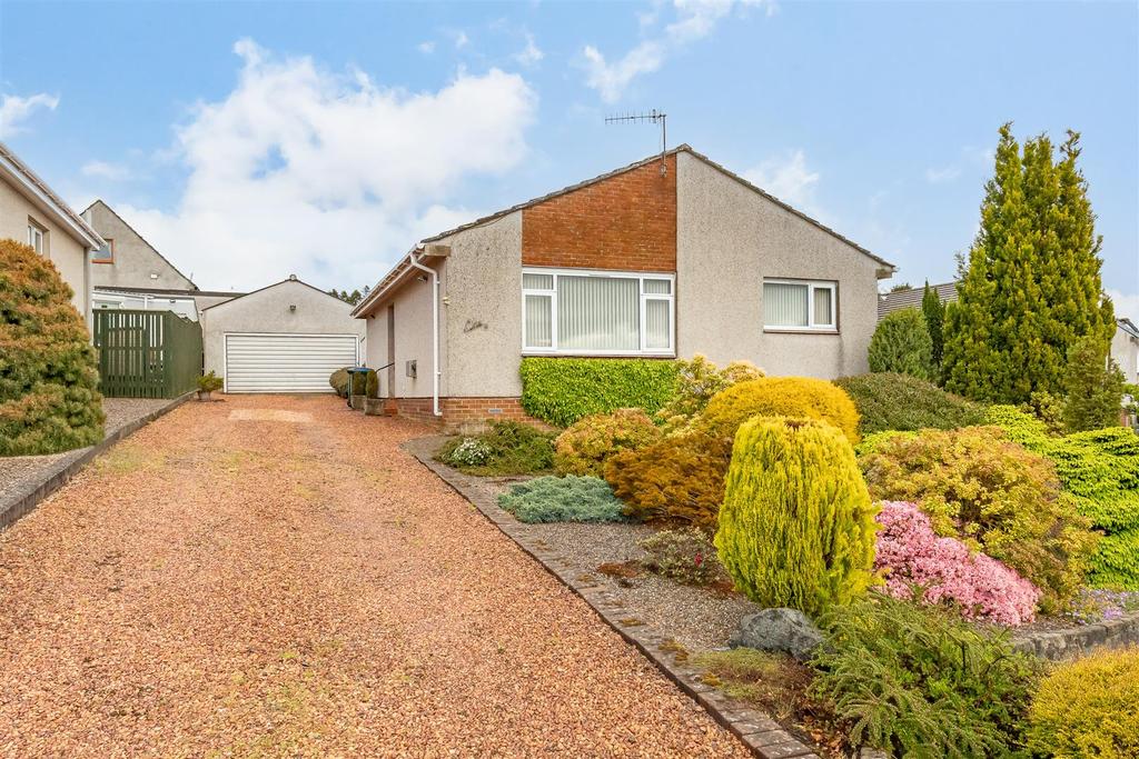 College Terrace, Methven, Perth 3 bed detached bungalow for sale £235,000
