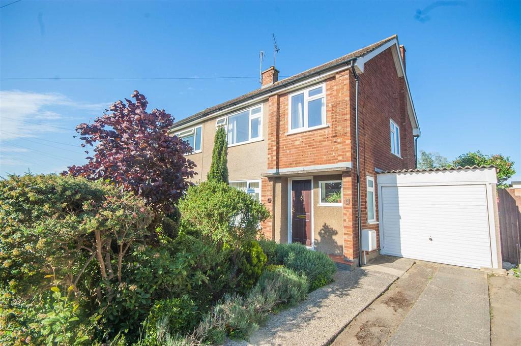 Totnes Walk, Old Springfield, Chelmsford 3 bed semidetached house for