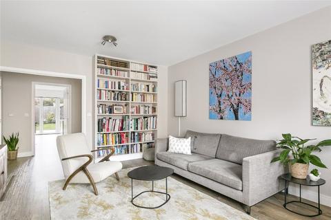 14 Well Grove, London, N20 9BN
