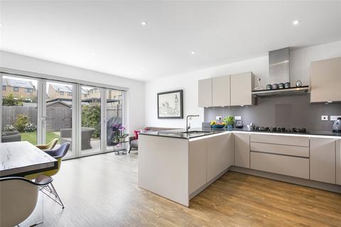 14 Well Grove, London, N20 9BN