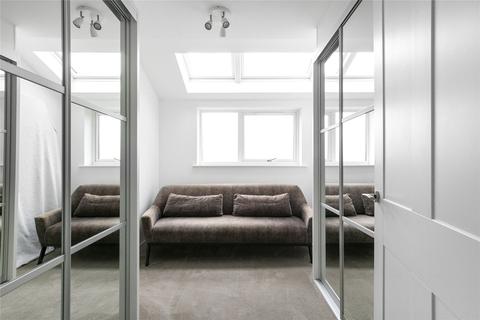 14 Well Grove, London, N20 9BN