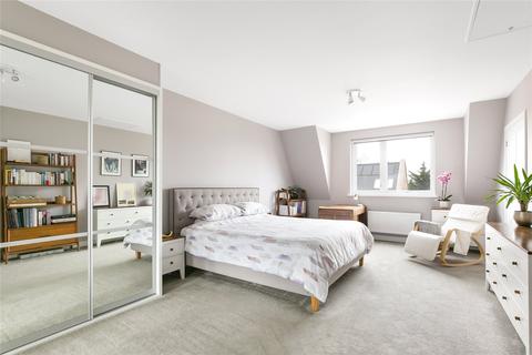 14 Well Grove, London, N20 9BN
