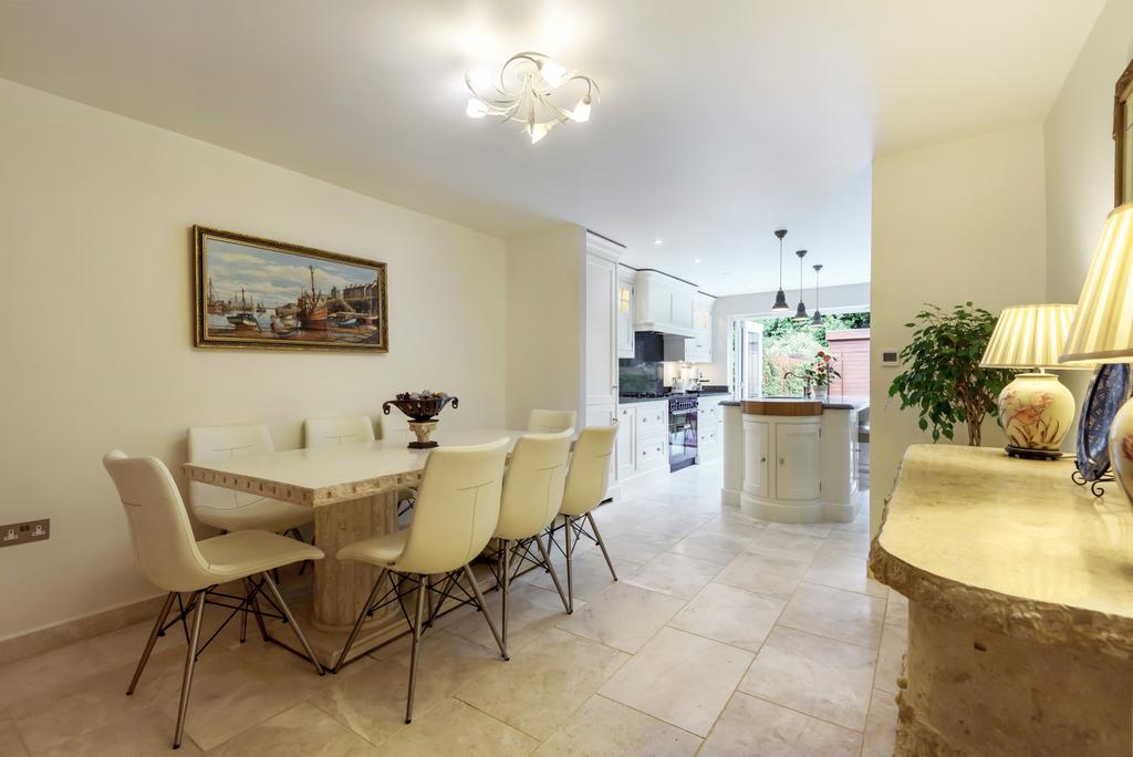 Kitchen-Dining Area