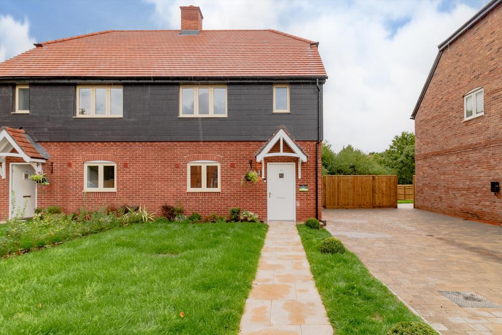 Tilehurst Green, Tilehurst Lane... 3 bed semidetached house £610,000
