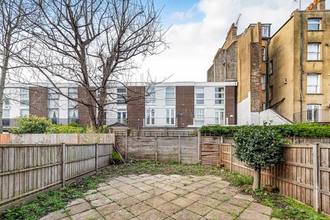 23 Hornby Close, London, NW3 3JL
