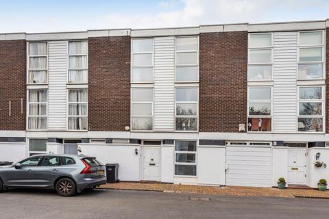 23 Hornby Close, London, NW3 3JL