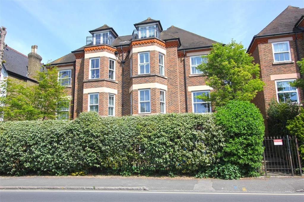 Cranbrook Court, South Croydon 2 bed apartment £365,000