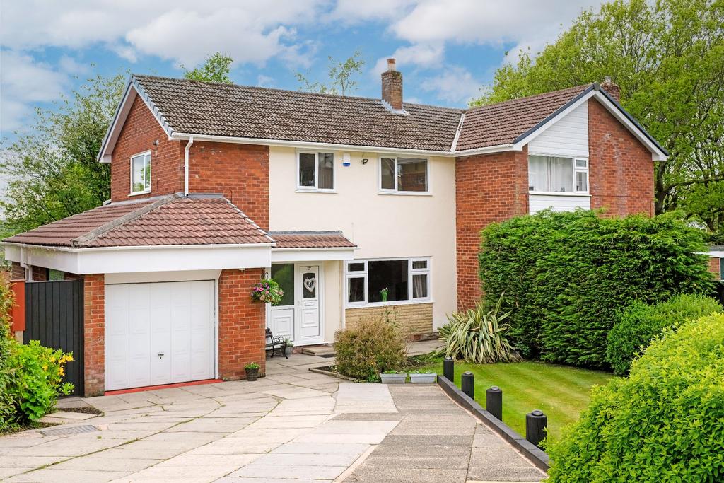 Upper Mead, Egerton, Bolton, BL7 3 bed semi-detached house - £330,000