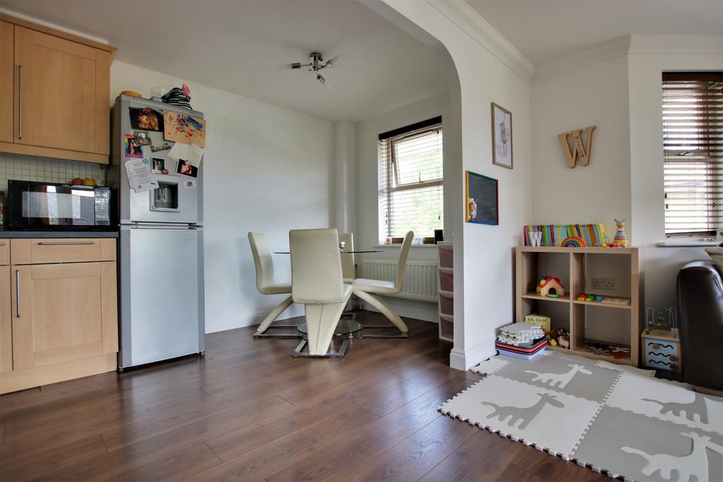 Marshall Square, Southampton 2 bed flat £230,000