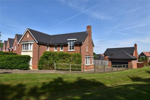 5 bedroom detached house to rent, Hatts Close, Hartley Wintney RG27