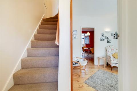 16 Throckmorton Road, London, E16 3DW