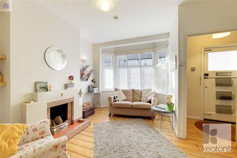 16 Throckmorton Road, London, E16 3DW