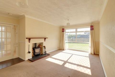 2 bedroom detached bungalow for sale - Thorne Grove, Rothwell, Leeds LS26 0HP