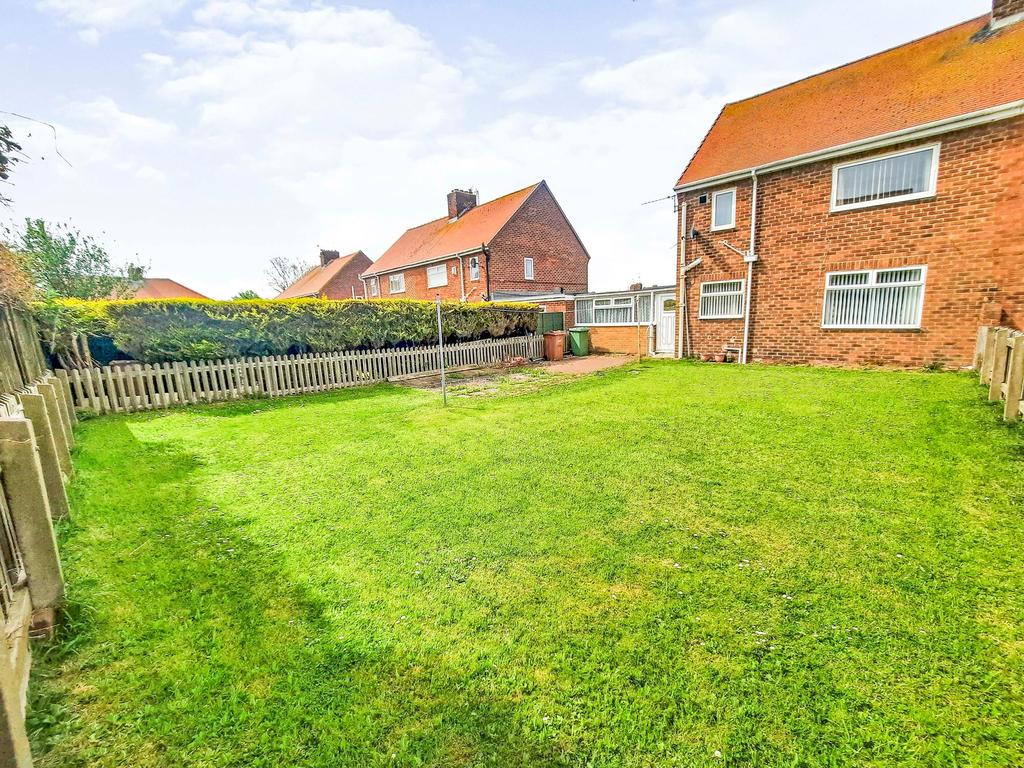 Lynthorpe, Ryhope, Sunderland, Tyne... 3 bed semidetached house £149,950