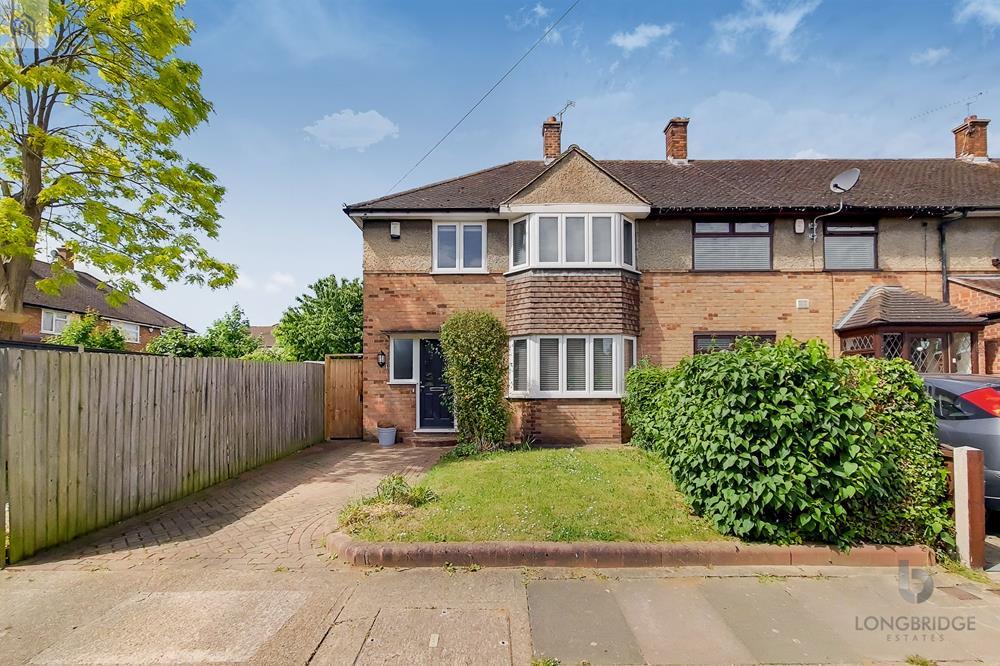 Swan Avenue, Cranham, RM14 3 bed property £1,700 pcm (£392 pw)