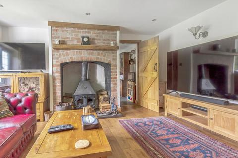3 bedroom cottage for sale - Main Road, Belchford, Horncastle, Lincs, LN9 6LQ