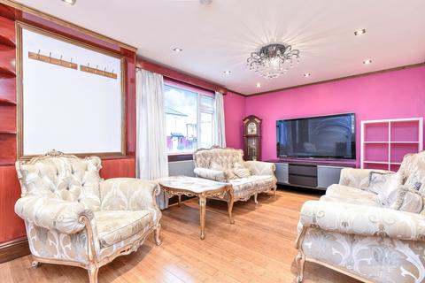 3 bedroom house to rent - Ash Grove, London, W5