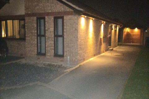12 Chadbourne Close, Armthorpe, Doncaster, DN3 3RG