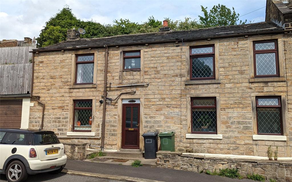 Stocks Bank Road, Mirfield, WF14 3 bed end of terrace house for sale