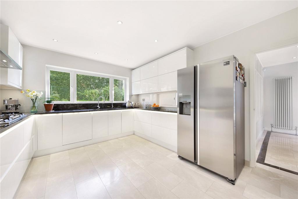 Kitchen/Breakfast Rm
