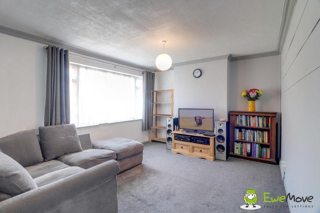 Spacious Well-Lit Lounge