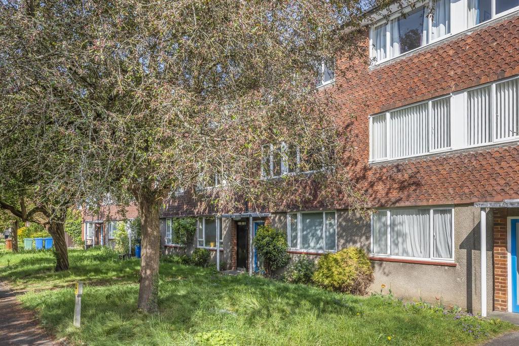 Burbage Road, Dulwich 3 bed flat £650,000