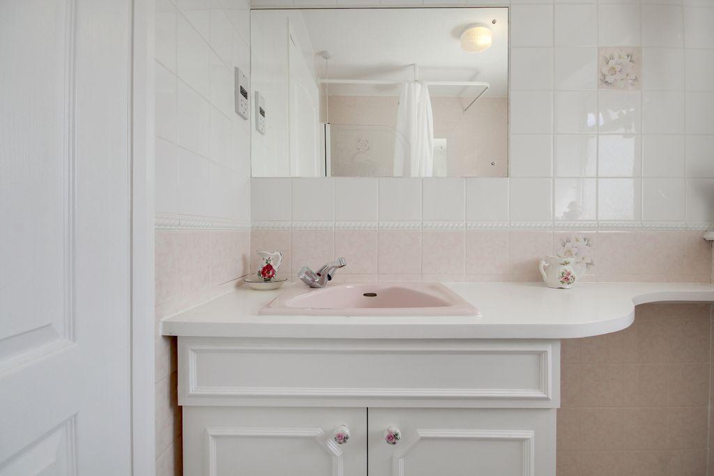 Bathroom (Vanity Unit)